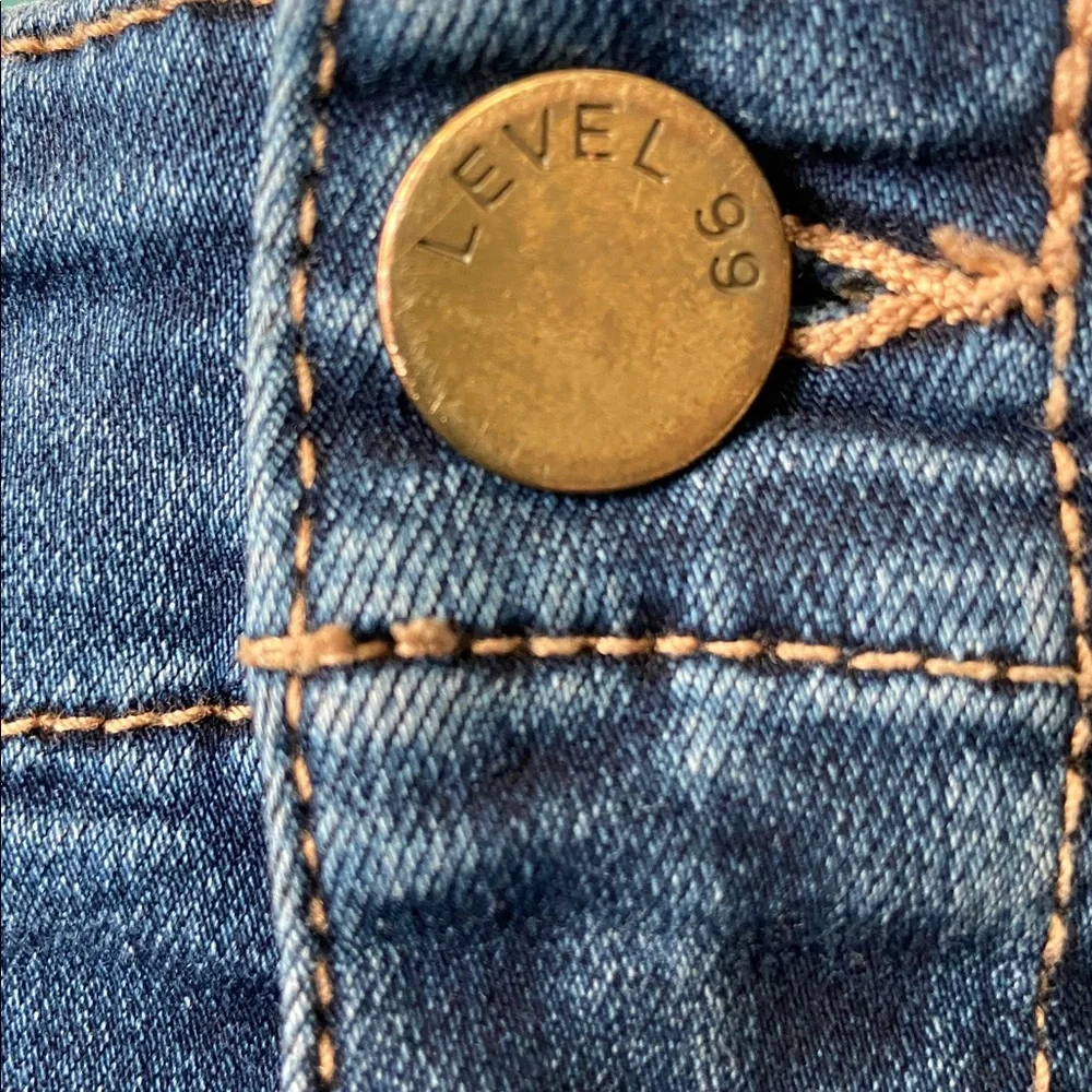 LEVEL 99 STRAIGHT LEG JEANS 29” Waist - Picture 3 of 10